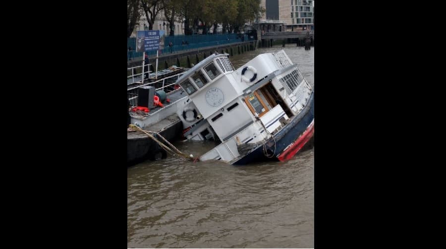 Firefighters help save boat from sinking near London Bridge - Southwark News